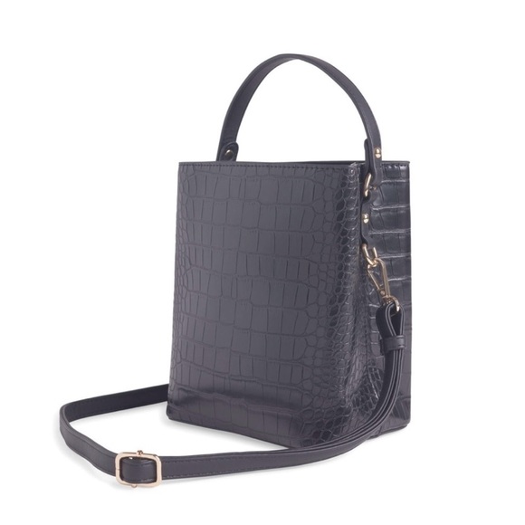 AOTA Elena Black Vegan Leather Croc Embossed Bucket Bag & Crossbody • NWT - Picture 4 of 16